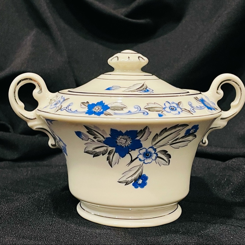 Syracuse China Old Ivory Sugar Bowl- Lady Mary
